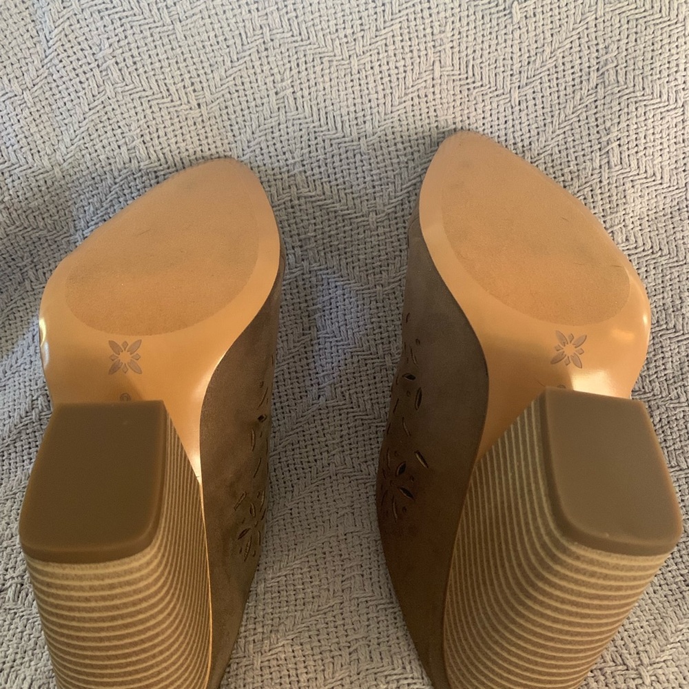 BCBGeneration mule BNIB